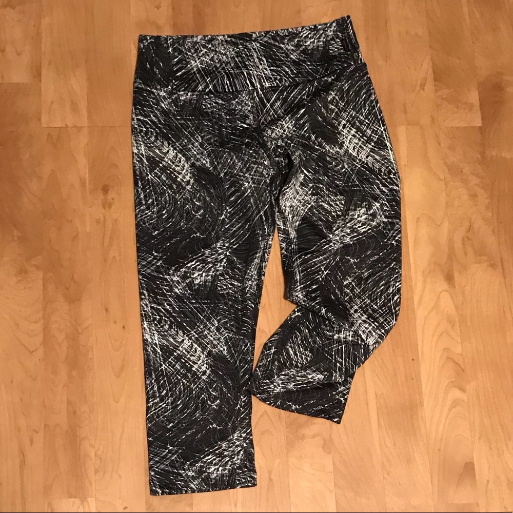 Pattern Yoga Pants - Picture 3 of 3